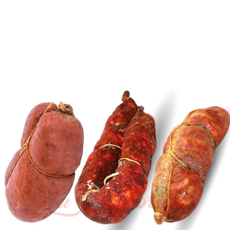 Drei kalabrische Wurstspezialitäten: Soppressata, Wurst und Nduja